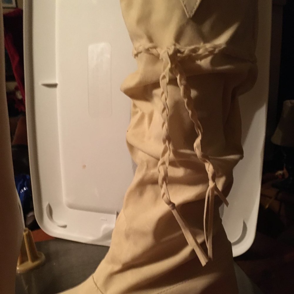 CREAM TAN BOOTS NEW SIZE 10 N LADIES UNDER KNEE